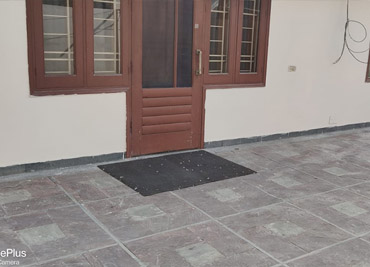 Bungalow in Urban Estate